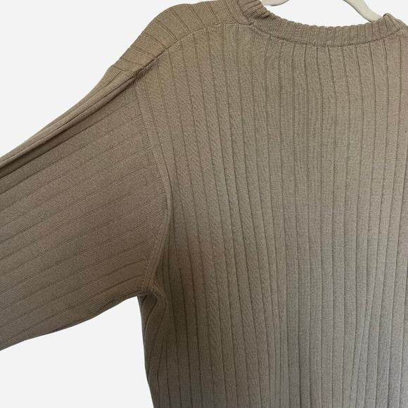 Lord & Taylor Merino Wool Sweater Made in Italy - Picture 5 of 6